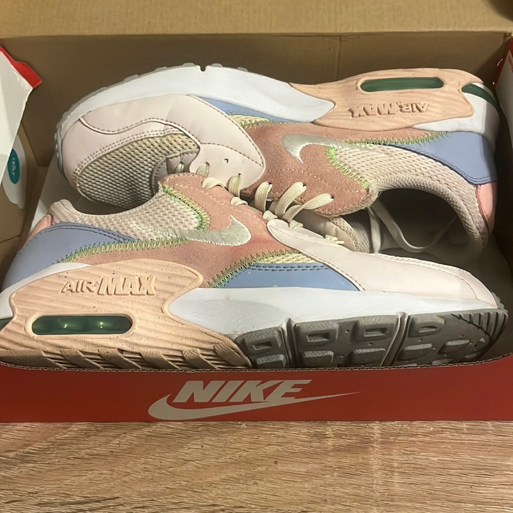 Nike Air Max Excee

Slight wear, but in good shape with original box
